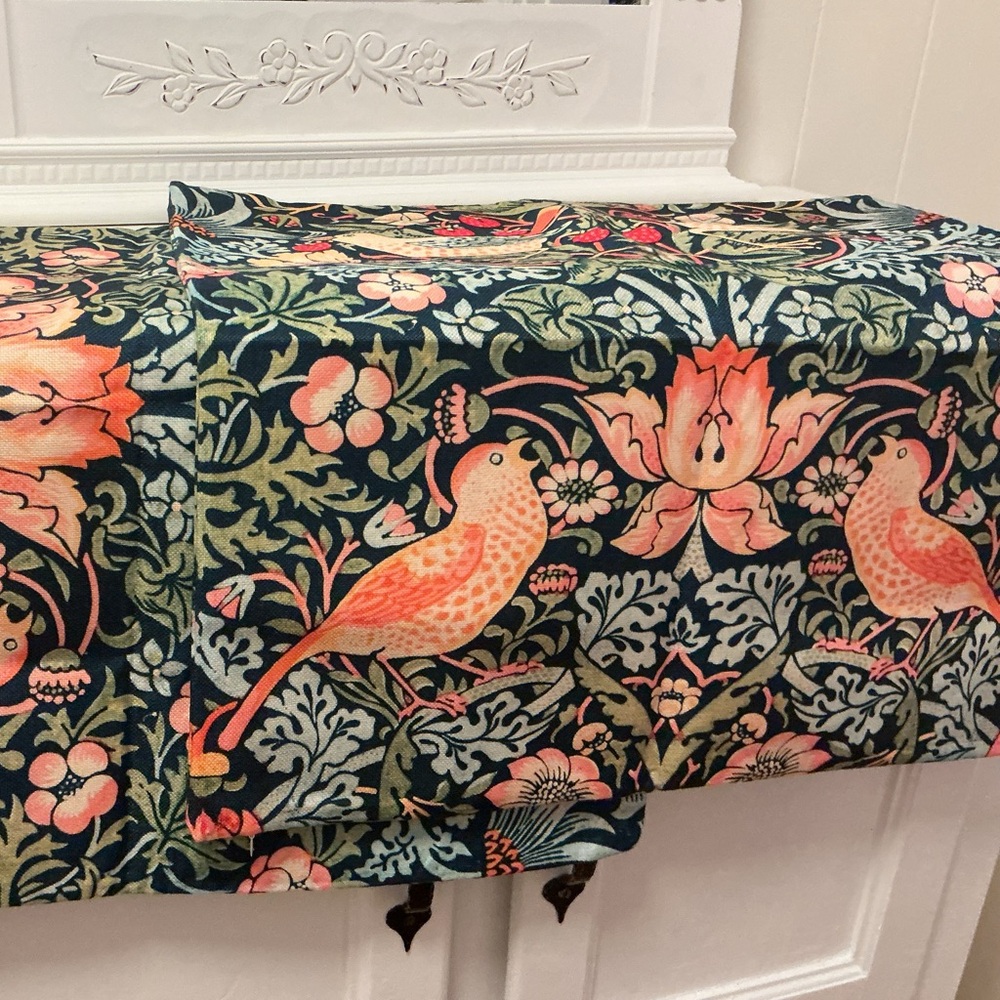 NWOT Pair of Accent Pillow Cases